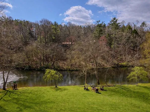 105 Riveredge Dr, Ellijay, GA 30536