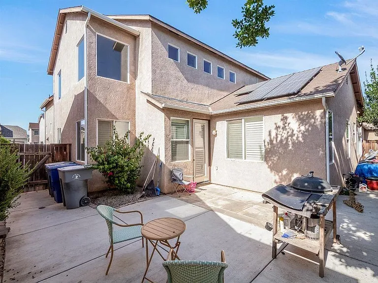 634 W Edinburgh Ln — Photo 22