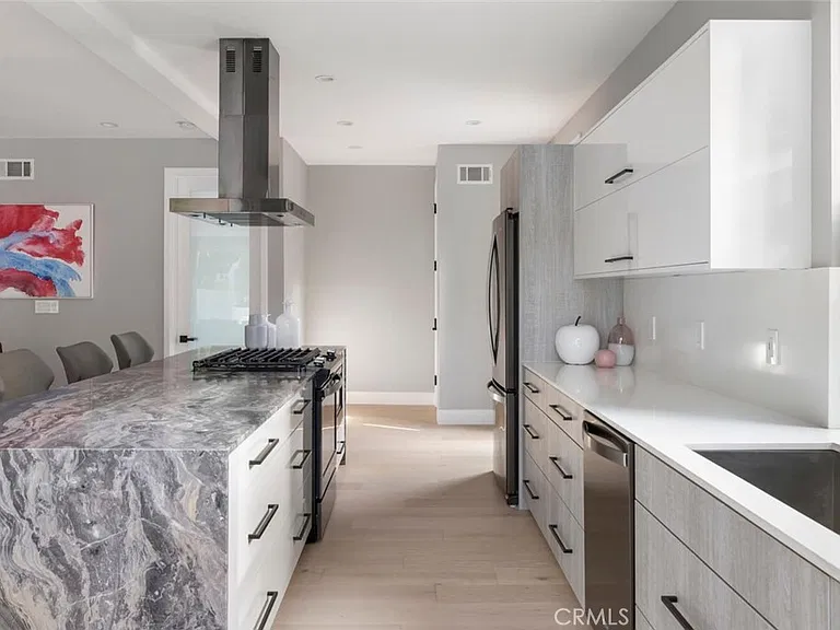 4731 Topanga Canyon Blvd — Photo 7