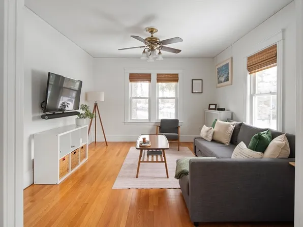 206 N Beacon St, Watertown, MA 02472