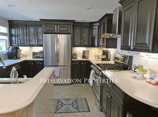 465 Albemarle Rd, Newtonville, MA 02460