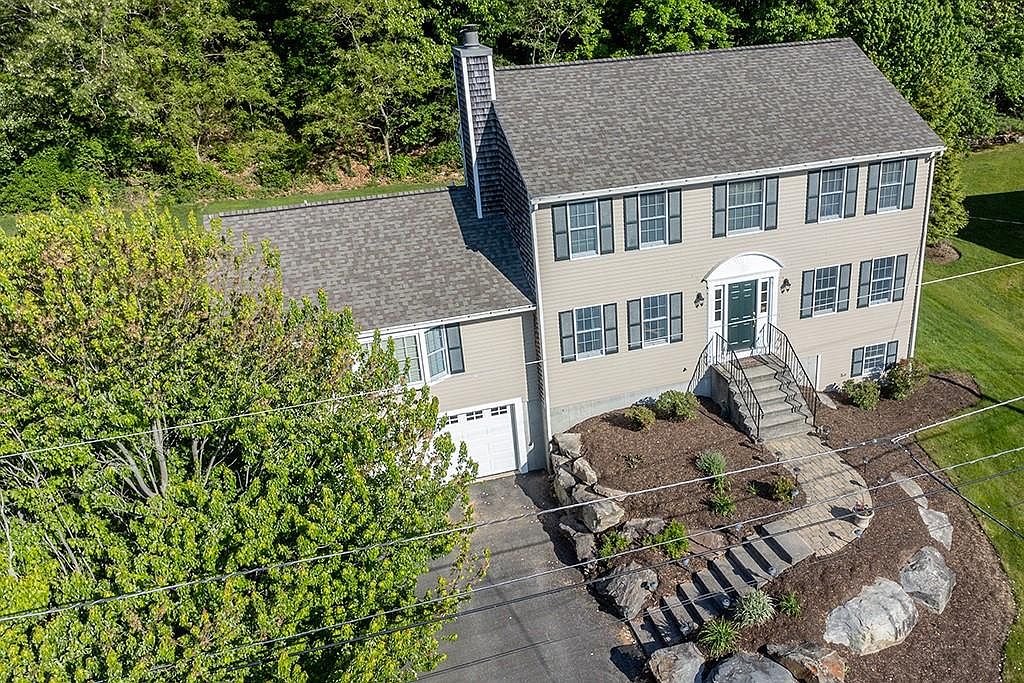 407 Chimney Rock Dr, North Kingstown, RI 02852 Zillow