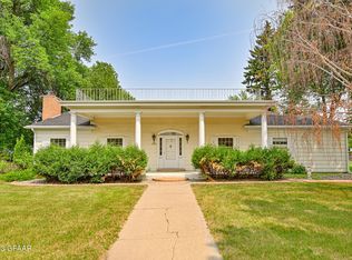 234 27th Ave S, Grand Forks, ND 58201