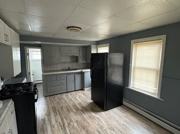 25 Merrick St #2, Pawtucket, RI 02860