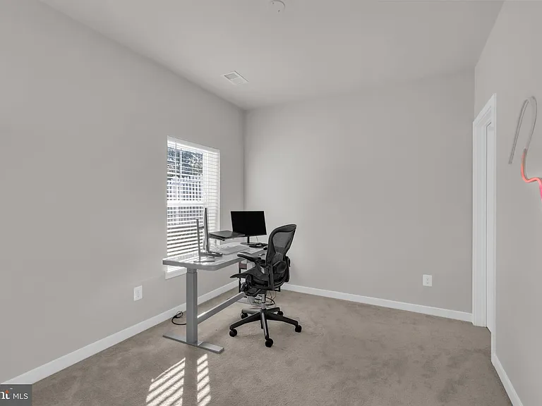 131 Thornton Way — Photo 36