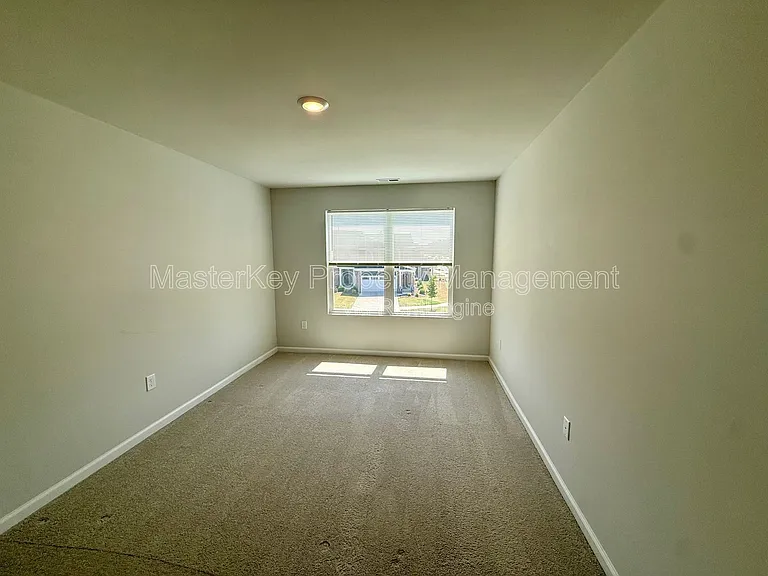 181 Millennium Dr — Photo 10