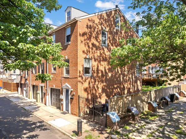 217 Titan St, Philadelphia, PA 19147