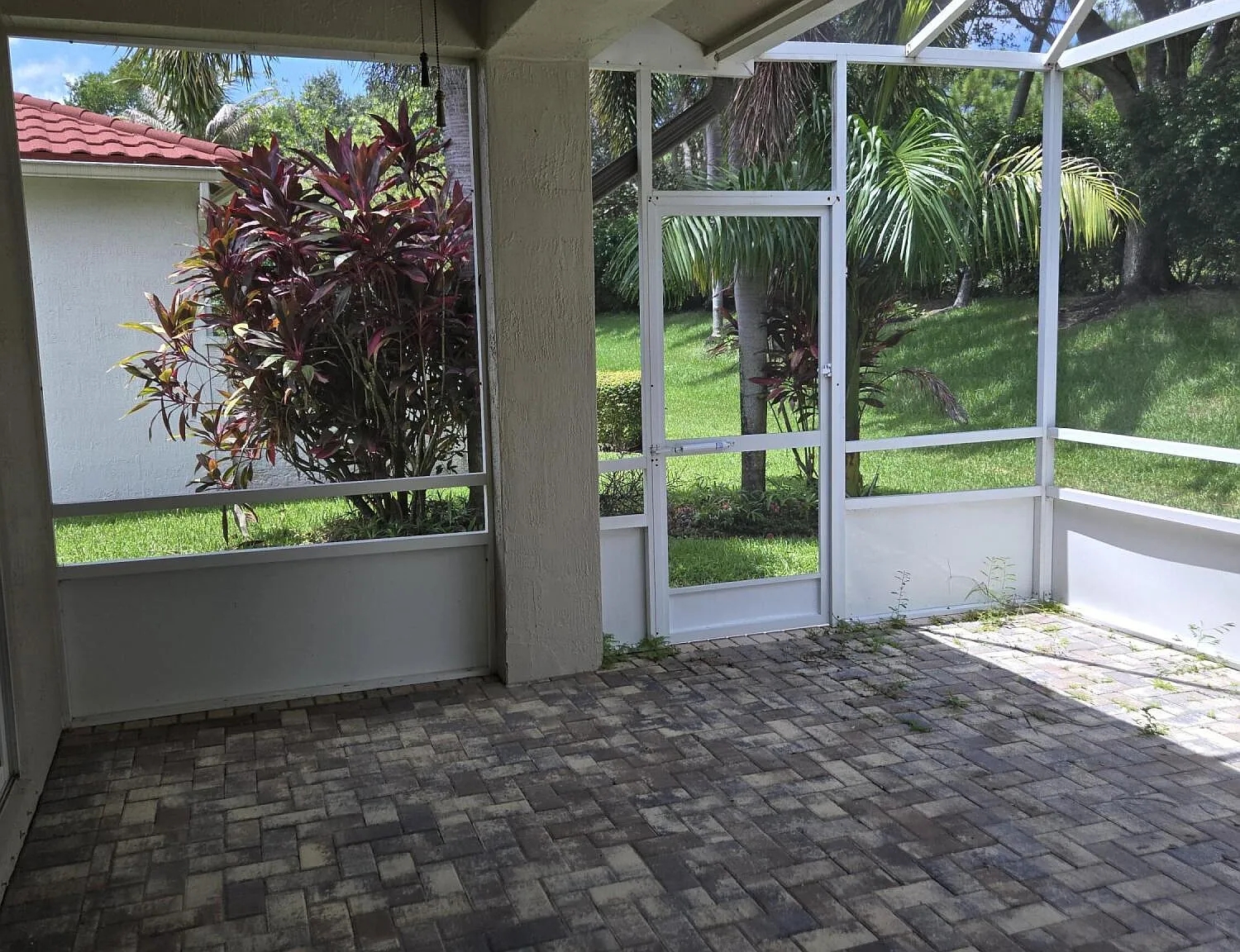 3 bed, 2.0 bath, 1617 sqft, $3,200 — Photo 4