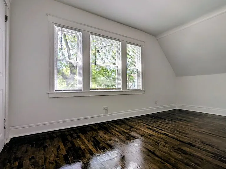 7315 S Kenwood Ave — Photo 12