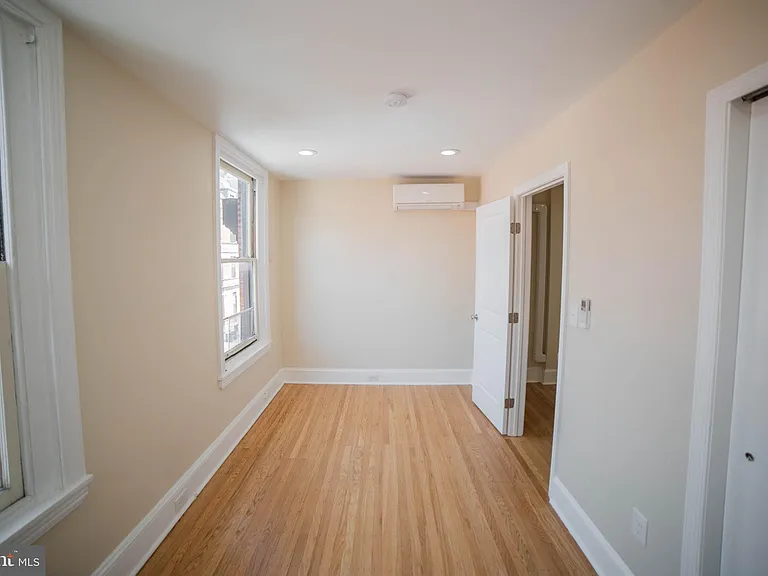 257 S 21st St #3F — Photo 15