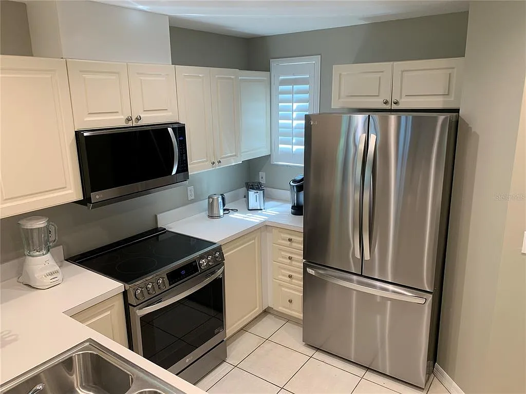 2 bed, 2.0 bath, 1114 sqft, $3,000 — Photo 4