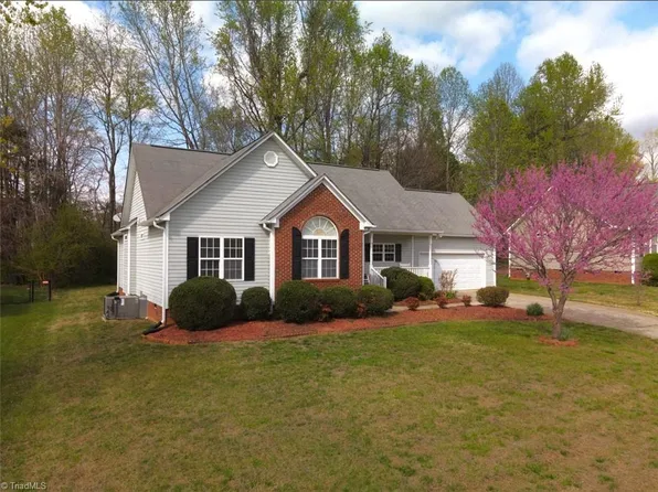 213 E Drake Ln, Mebane, NC 27302