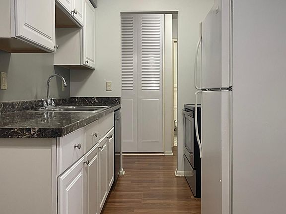 4th image of 8300 W 31st St #308