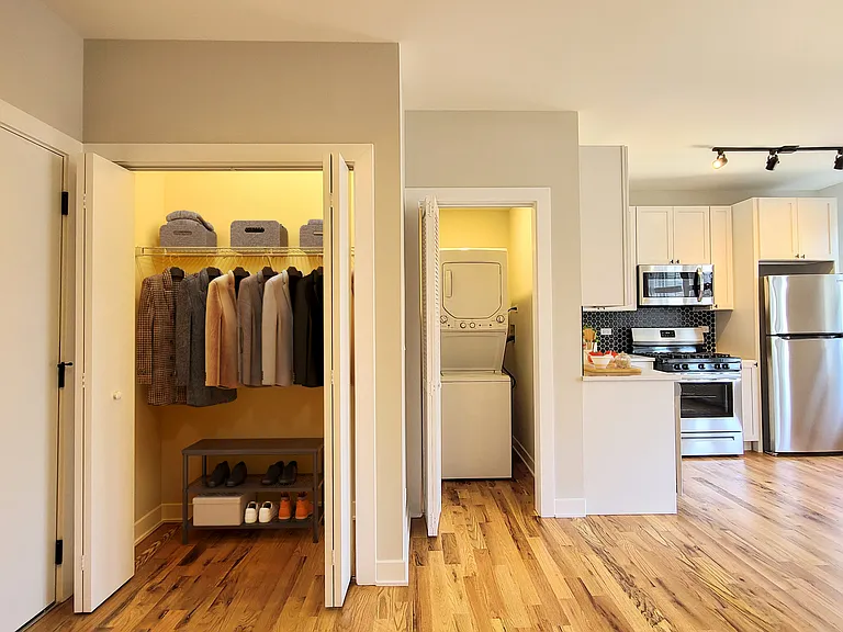 656 W Wrightwood — Photo 9