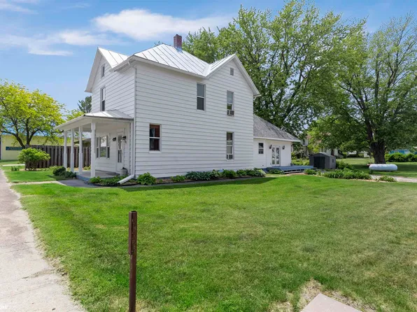 103 James Ave, Swedesburg, IA 52652