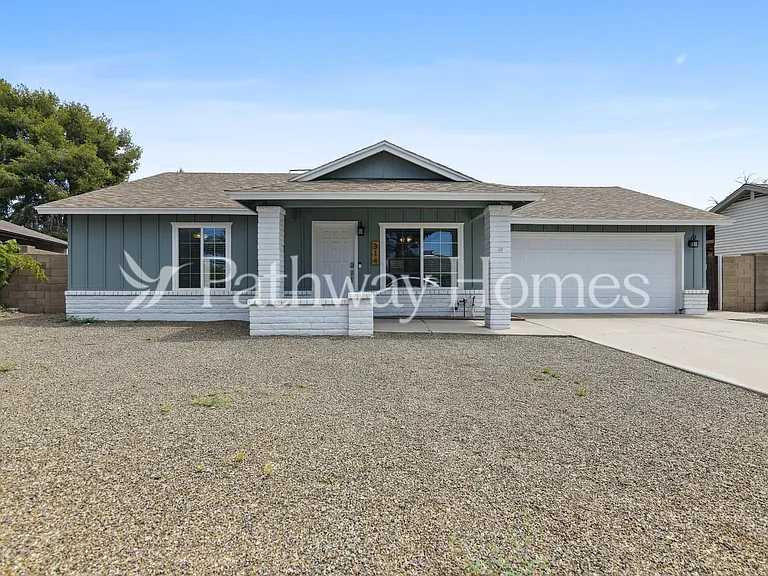 314 E Moore Ave — Photo 1