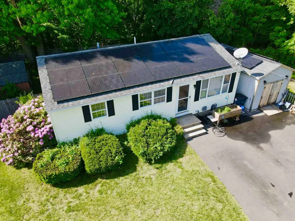 14 Charlton Circle, Nashua, NH 03060