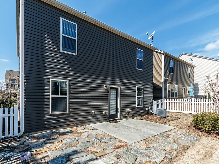 205 Roundhouse Ln — Photo 27