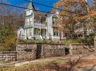 254 Spring St, Eureka Springs, AR 72632