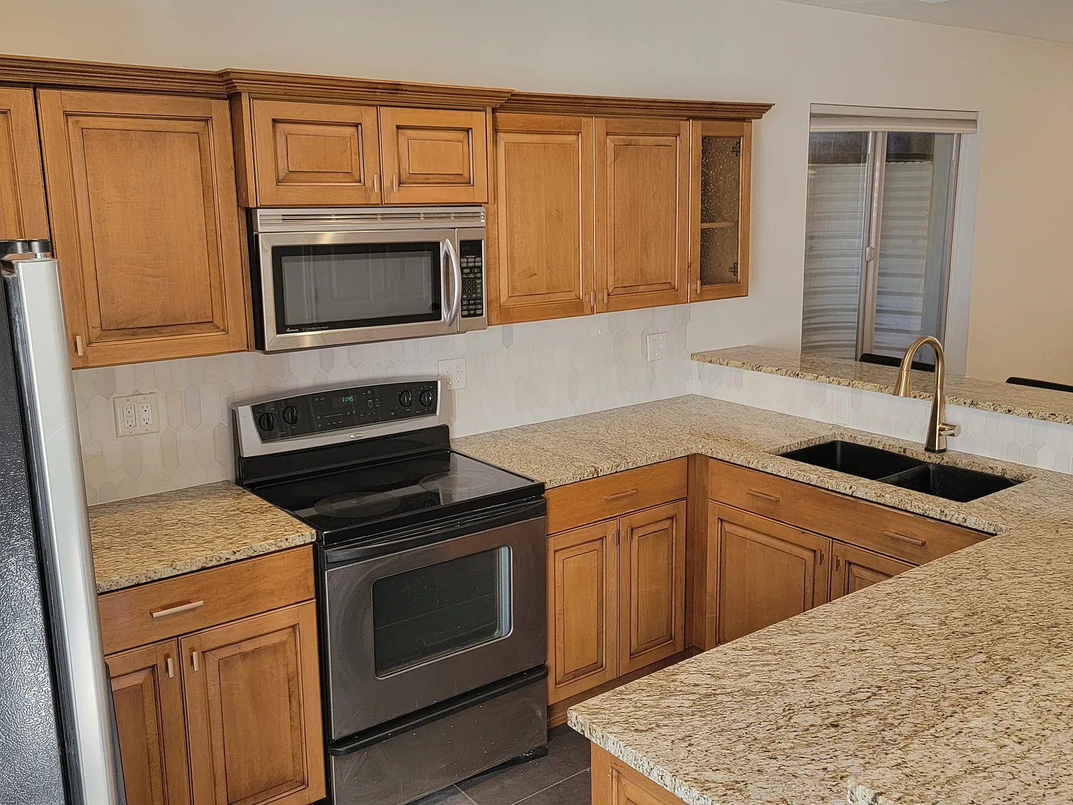 2 bed, 1010 sqft, $1,750 — Photo 4