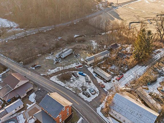 3rd image of 1666 Urban Rd