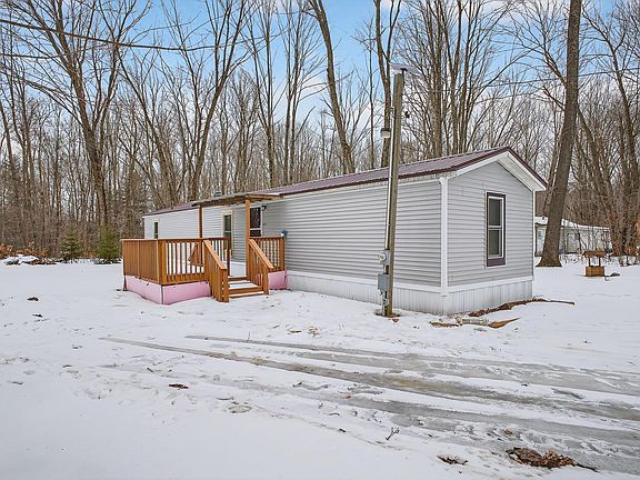 2nd image of 6220 Maple Trl