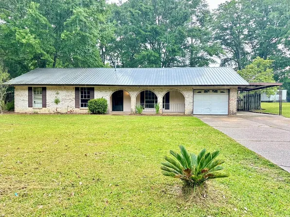 34 Lakeside Dr, Eufaula, AL 36027