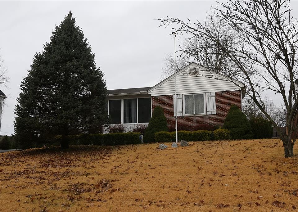 1st image of 933 Nowlin Ave