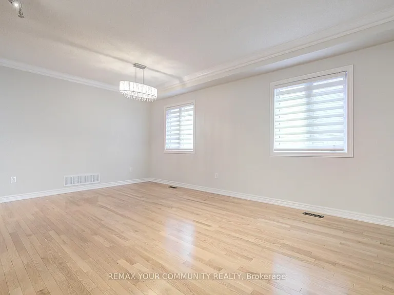 76 Ivy Glen Dr — Photo 6