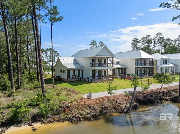 2565 Bienville Ave, Gulf Shores, AL 36542