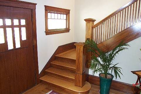 Entry/Staircase
