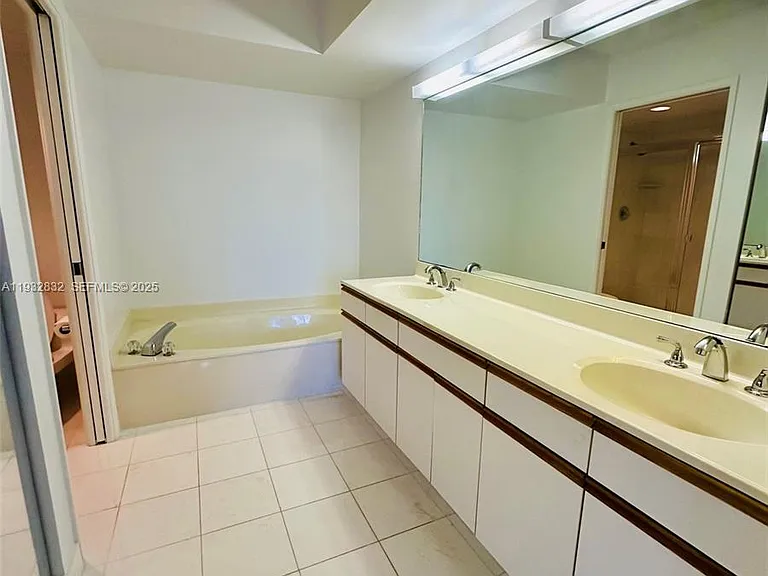 19101 NE 36th Ct #1409 — Photo 13