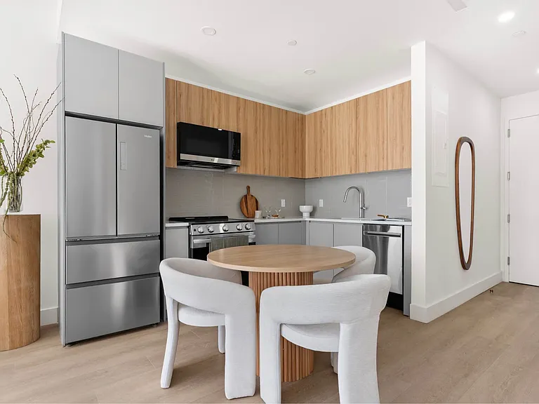 4-34 26th Ave #211 — Photo 3