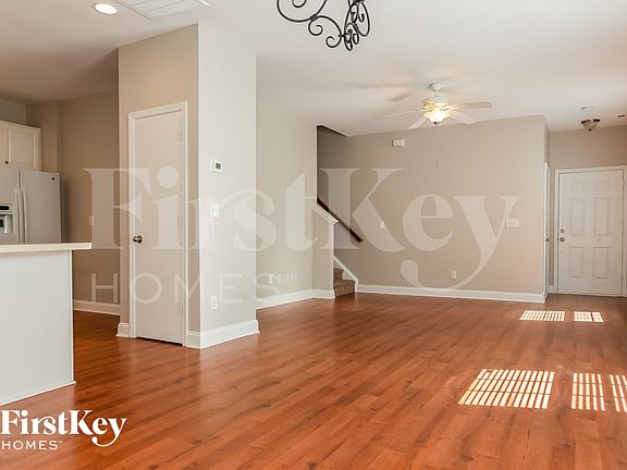 4th image of 1033 Kings Mountain Ln