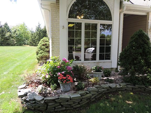 3rd image of 2228 S Chanticleer Ct