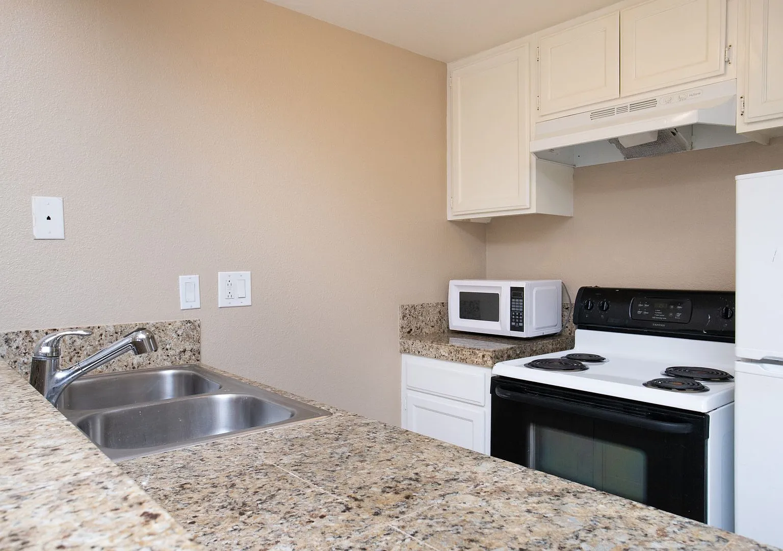 73355 Guadalupe Avenue — Photo 3