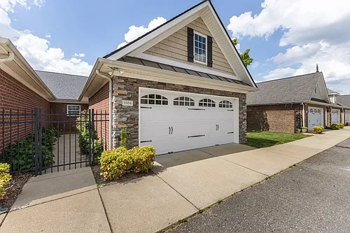 395 Devon Chase Hl Photo 1