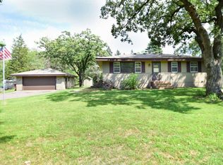 9413 Flintwood St NW, Coon Rapids, MN 55433