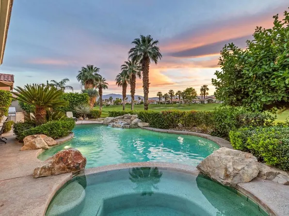 727 Arrowhead Dr, Palm Desert, CA 92211