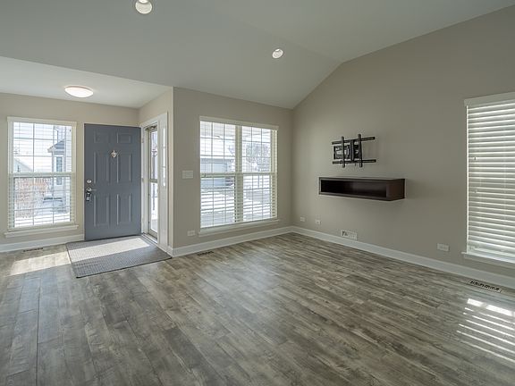 4th image of 2102 Aspen Dr