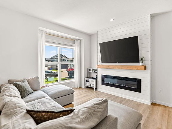 4th image of 17 E Alderwood Clos