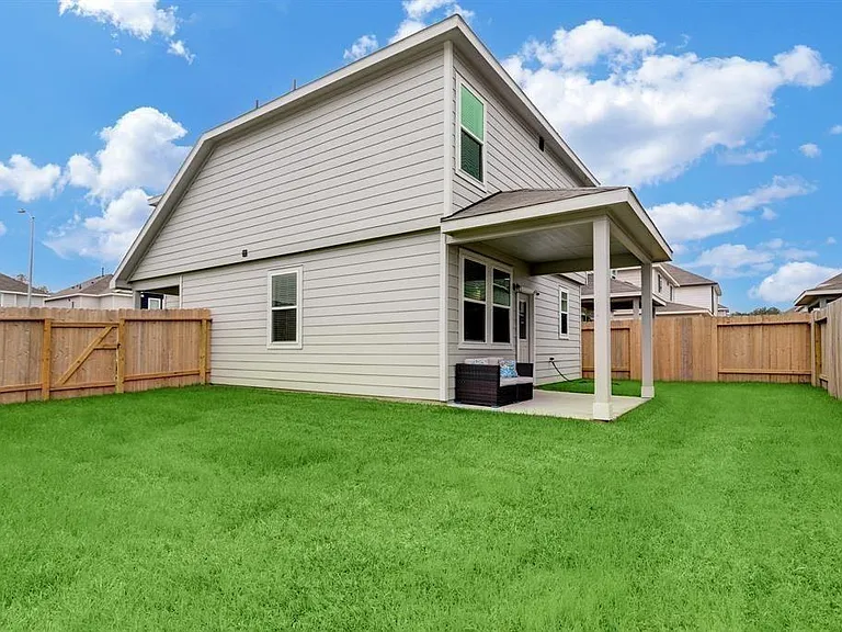 22219 Sovereign Heights Ln — Photo 8