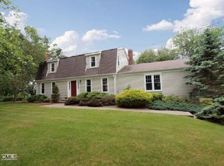 28 Valley View Rd, Newtown, CT 06470