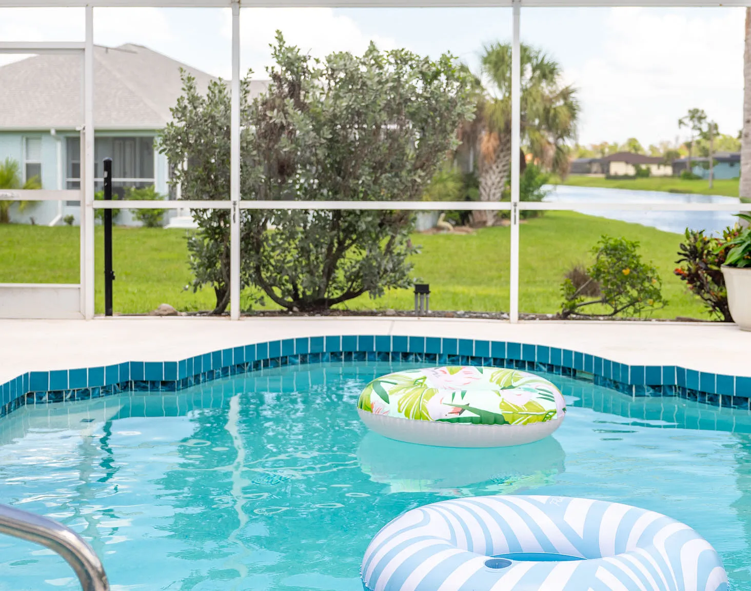 5 bed, 2382 sqft, $4,995 — Photo 2