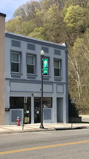 204 Main St