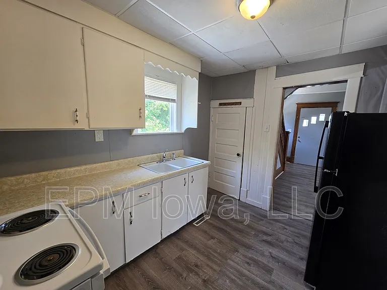 1311 W 2nd St — Photo 12