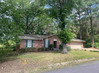 1 Susan Ln, Conway, AR 72032