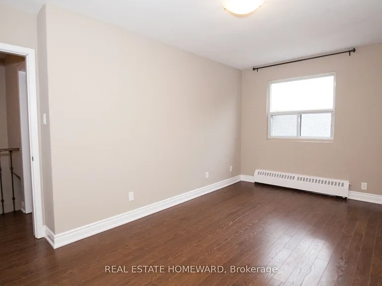 920 Pape Ave #B — Photo 15