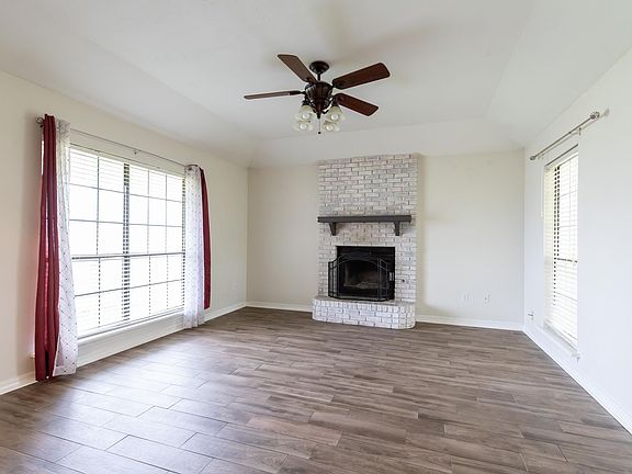 2nd image of 5326 Lauri Ln