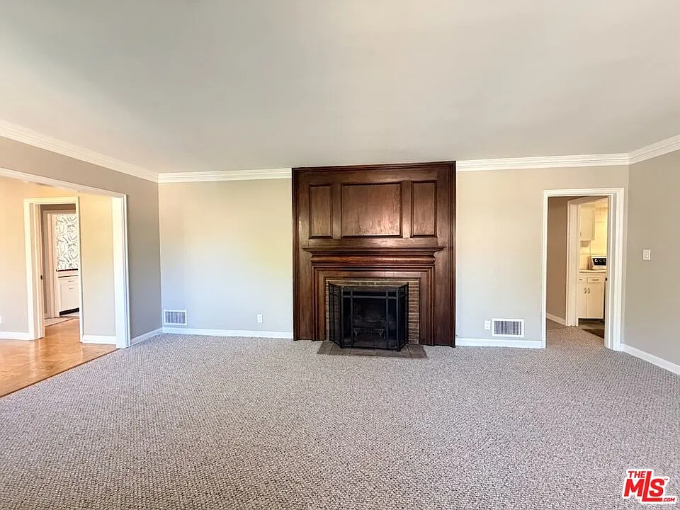 3 bed, 2.0 bath, 2000 sqft, $5,400 — Photo 4